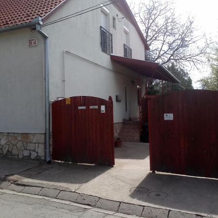 Budai Vam Apartmanhaz Beci Exterior foto
