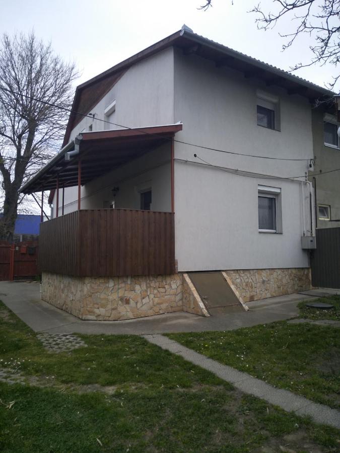 Budai Vam Apartmanhaz Beci Exterior foto