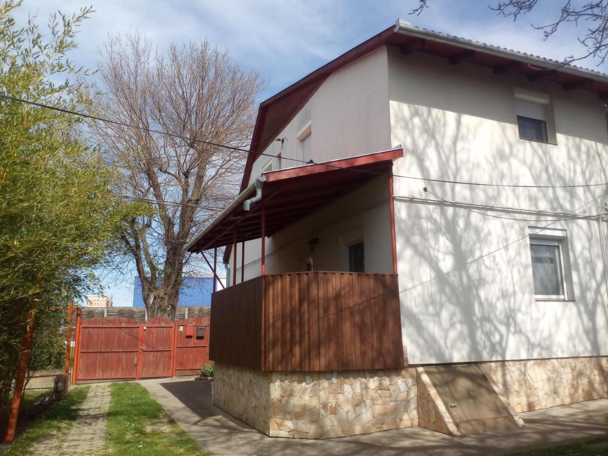 Budai Vam Apartmanhaz Beci Exterior foto