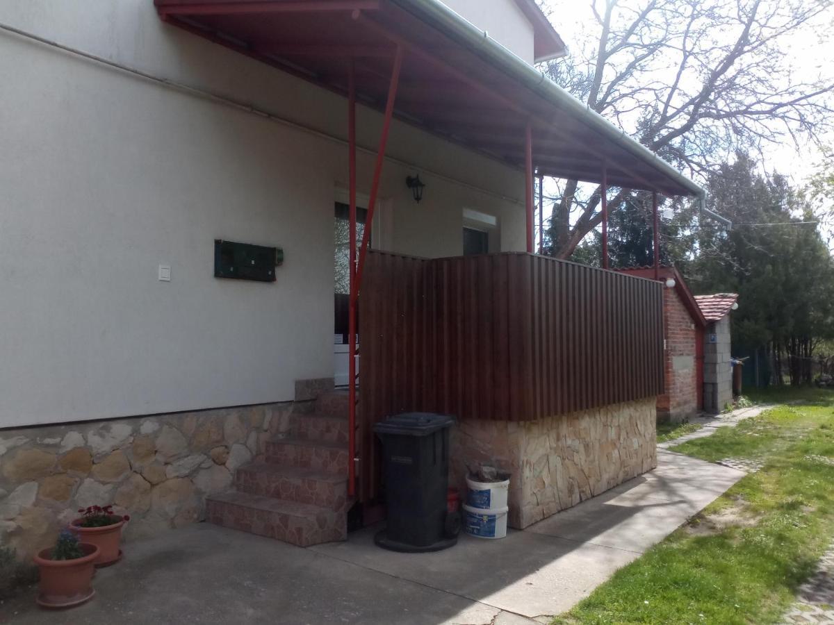 Budai Vam Apartmanhaz Beci Exterior foto