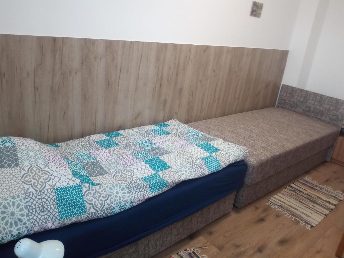 Budai Vam Apartmanhaz Beci Exterior foto