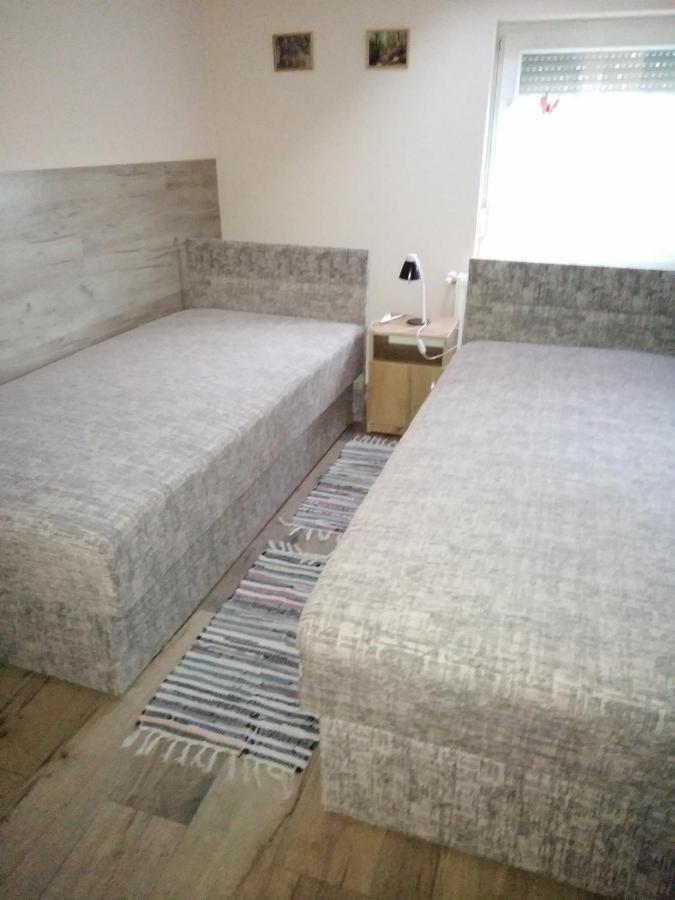 Budai Vam Apartmanhaz Beci Exterior foto