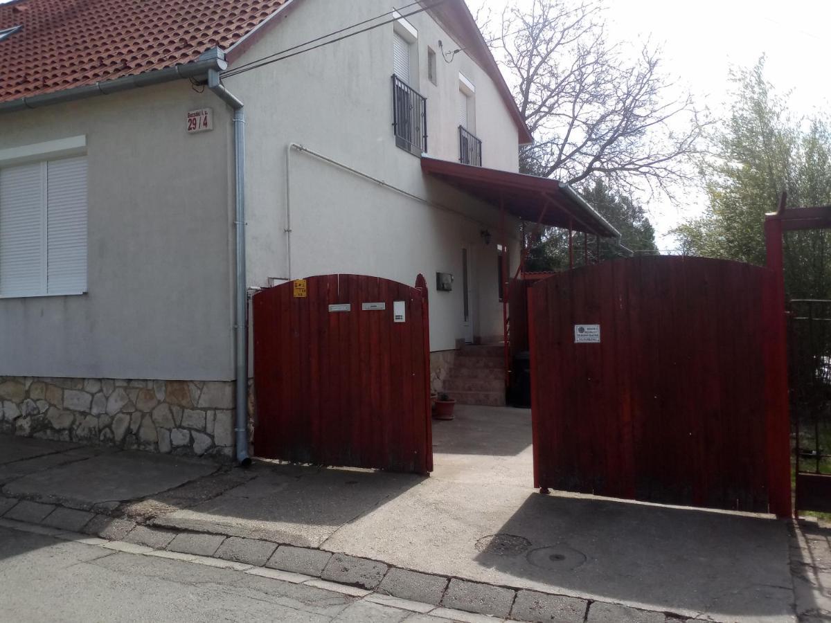 Budai Vam Apartmanhaz Beci Exterior foto