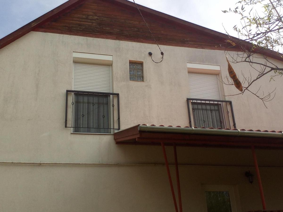 Budai Vam Apartmanhaz Beci Exterior foto
