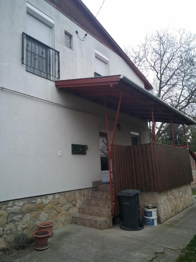 Budai Vam Apartmanhaz Beci Exterior foto