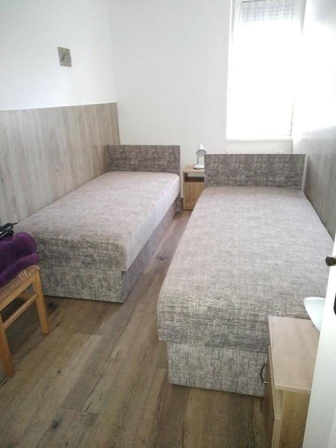 Budai Vam Apartmanhaz Beci Exterior foto