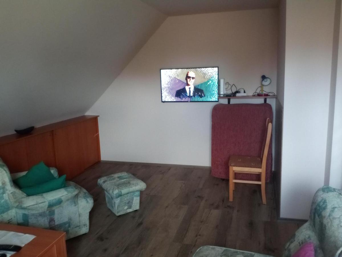 Budai Vam Apartmanhaz Beci Exterior foto