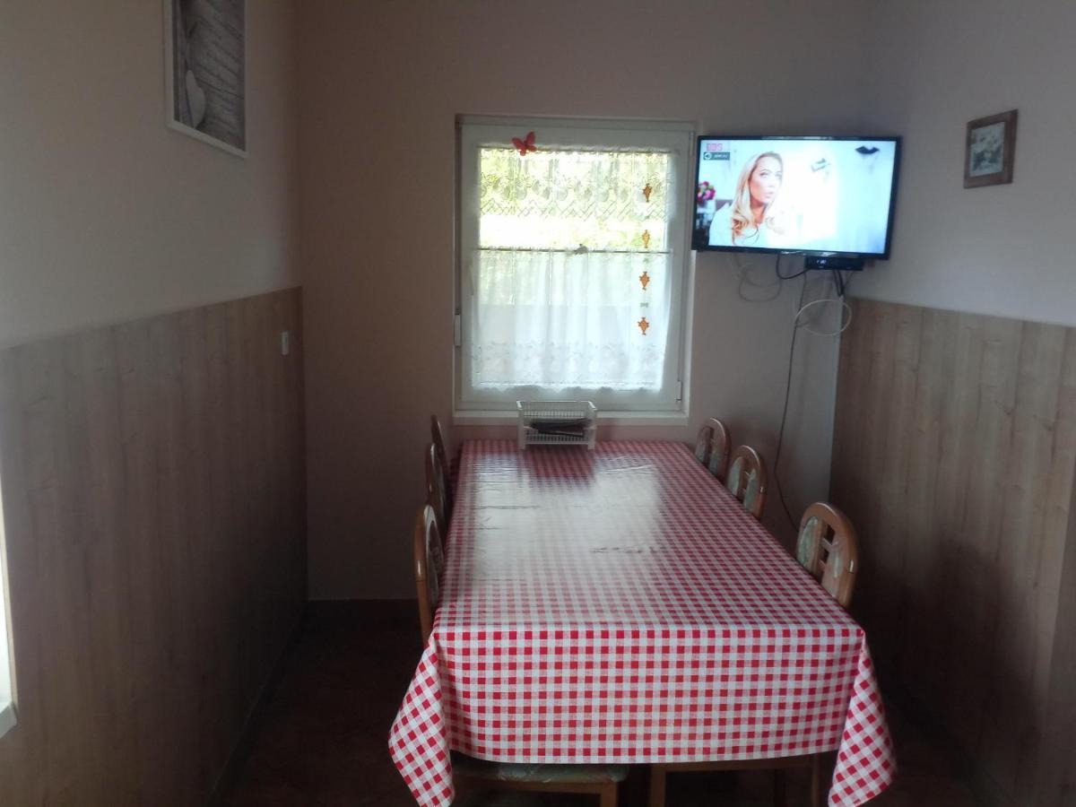 Budai Vam Apartmanhaz Beci Exterior foto