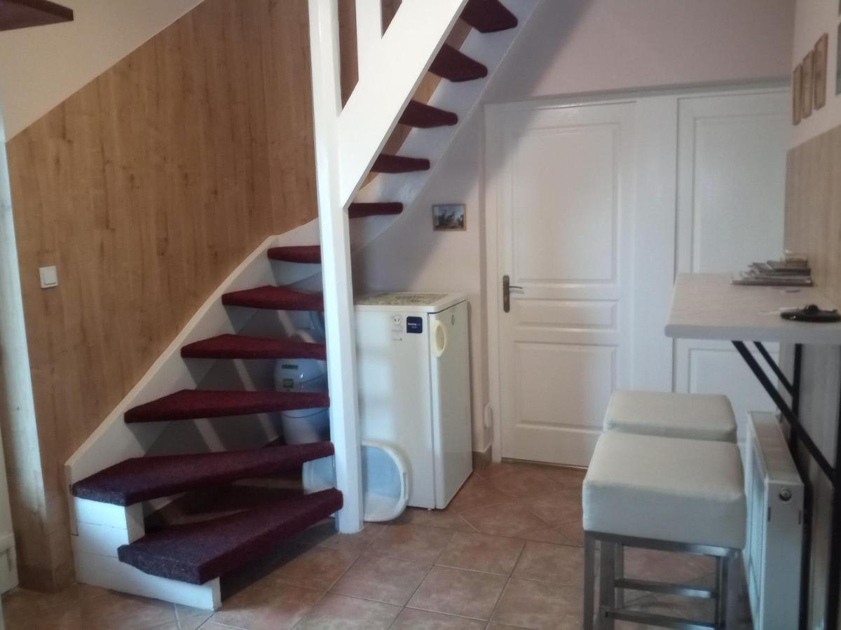 Budai Vam Apartmanhaz Beci Exterior foto