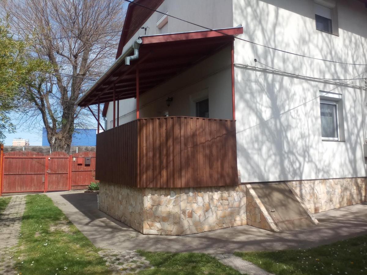 Budai Vam Apartmanhaz Beci Exterior foto