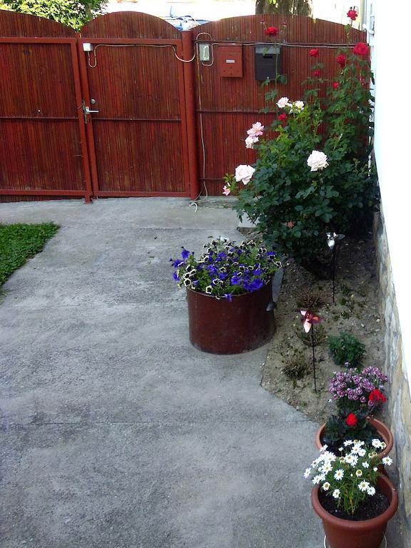 Budai Vam Apartmanhaz Beci Exterior foto